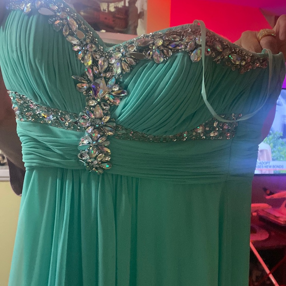 Xscape size 6 prom dress